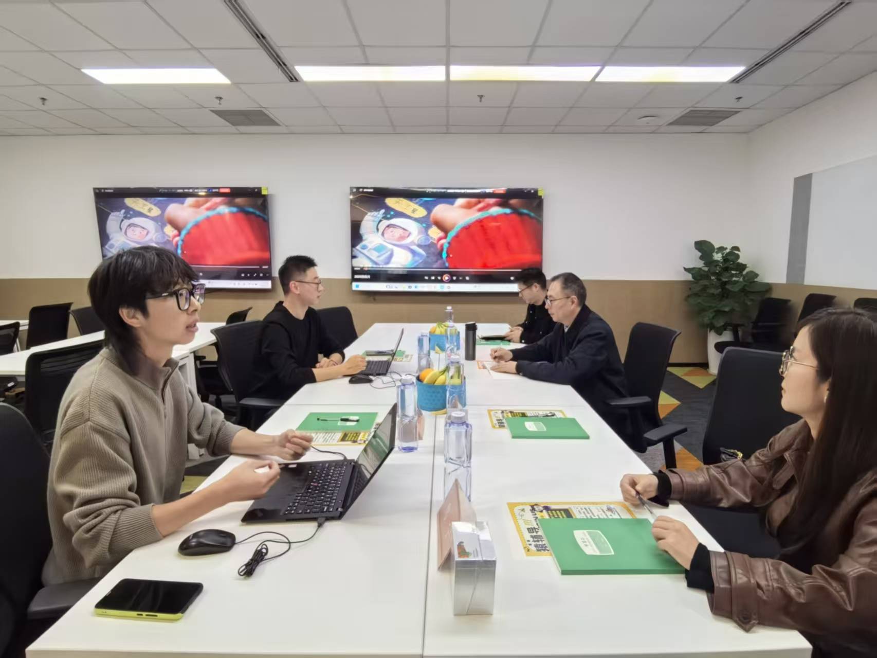 179a11e39b0e4eab6c31e7ef3984903d