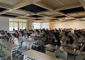 工商管理学院宜宾校区2025级新生专业教育：开启专业成长之旅